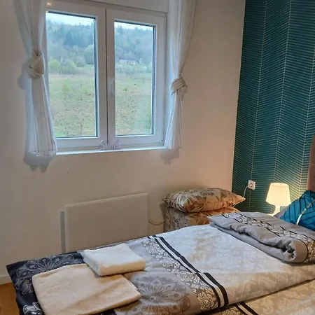 S Parkingom Natura Lux - Hill, Apartman